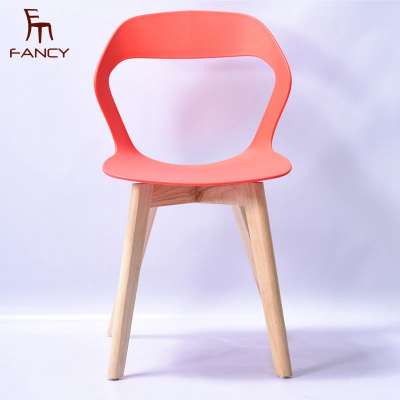 Colorful Dining Plastic Chair Plastic Chairs Red Wood Leg for restaurant