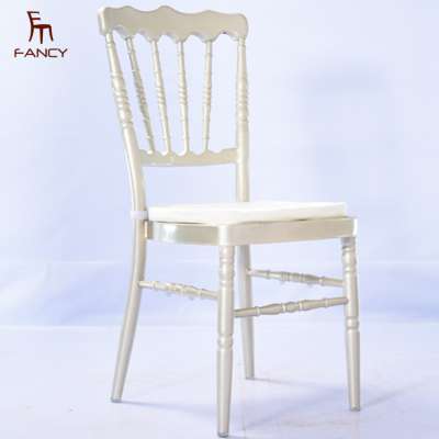 Hot selling gold white metal wedding chiavari chair with cushion for chivari event