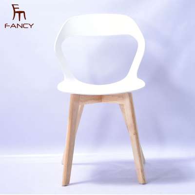 Wholesale plastic furniture four wood leg chair plasticas plastic chairs for restaurant cafe